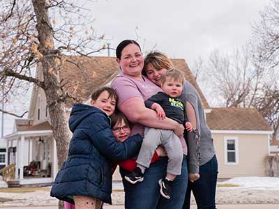 image of Melissa Burdick and her four children