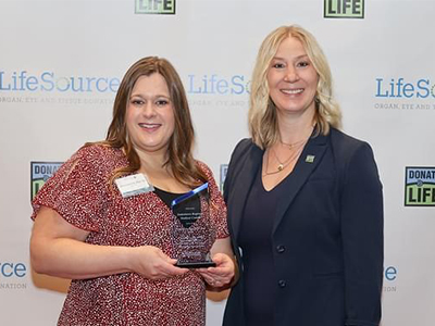 Image of Jenna Bredahl accepting Hospital Partner of the Year Award