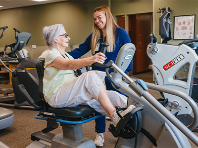 Image of Sydney Klompien and cardiac rehab patient