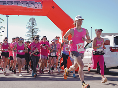 Image of starting line of Running of the Pink
