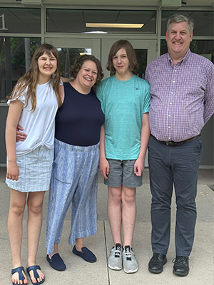 Image of Melissa Carmack family.